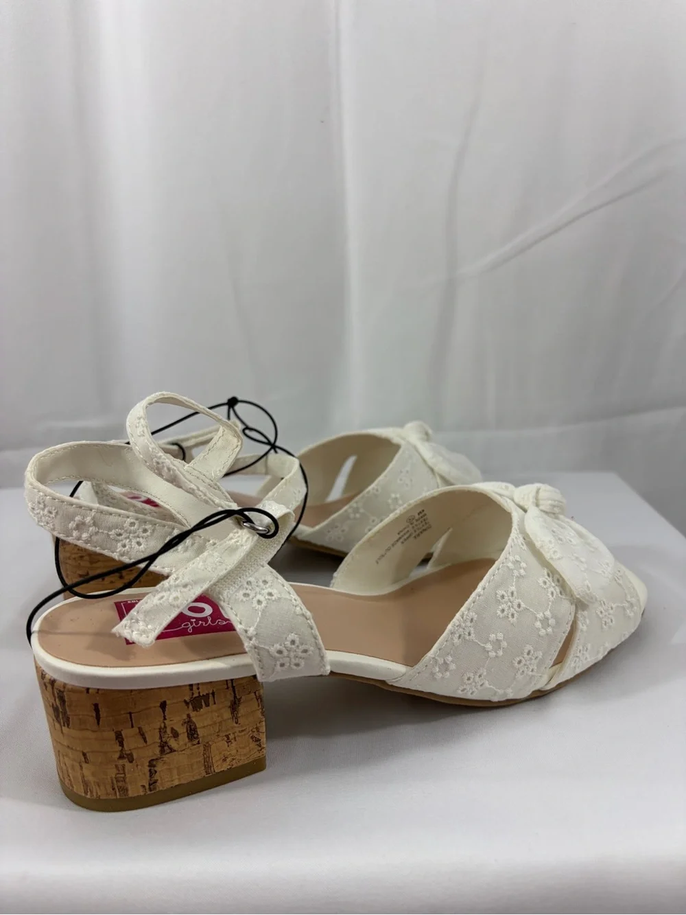 NWT pop Girl Size 4 White Bow Accent Sandals